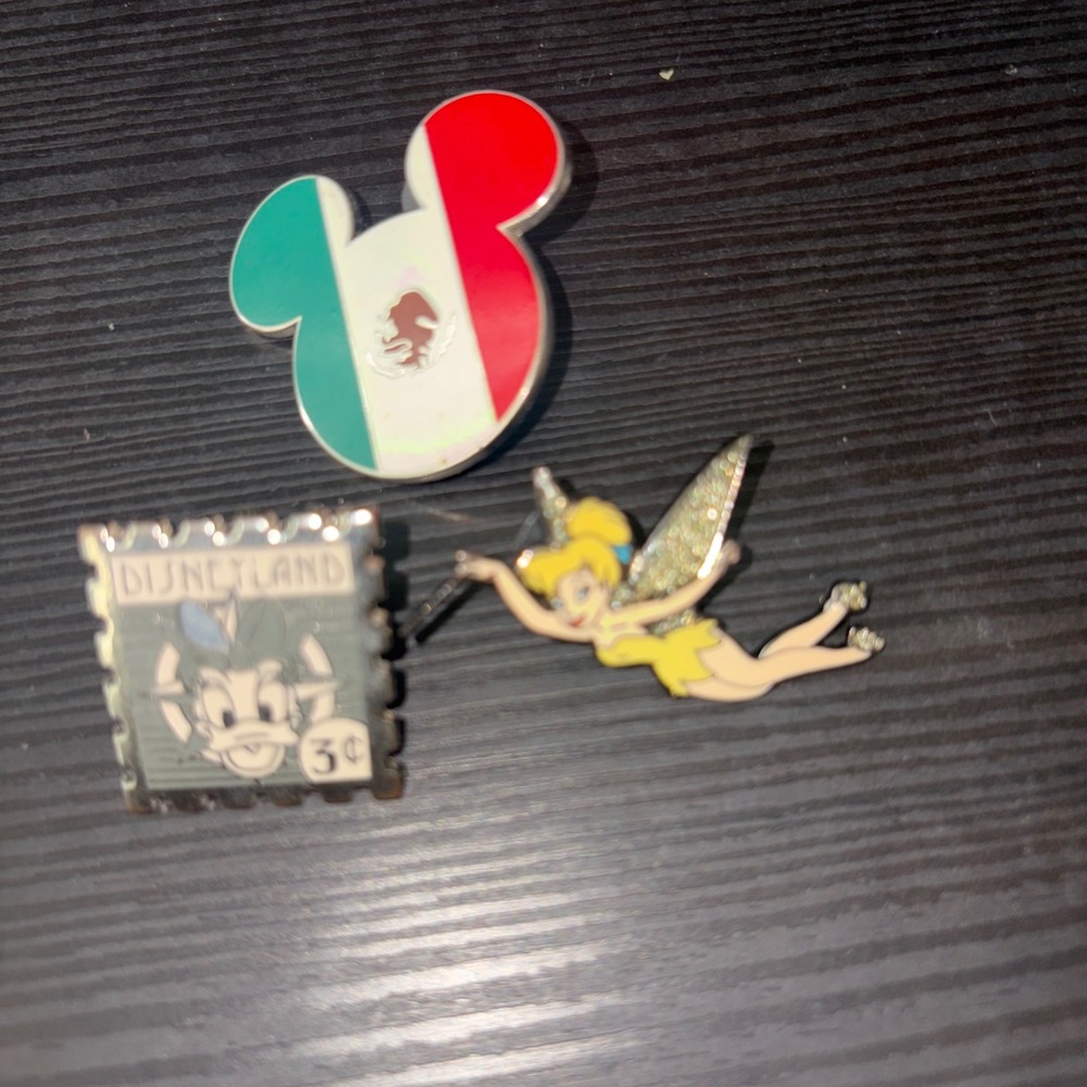Disneyland collection pins 2008/2009